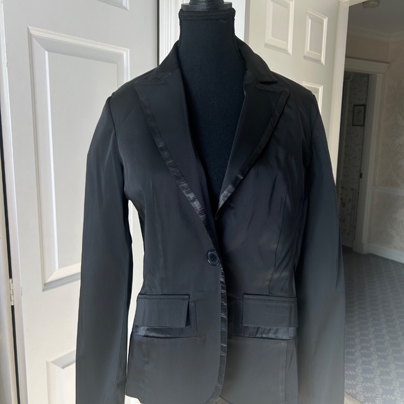 Bryan’s Black Blazer with Satin Trim Size 7 - Picture 2 of 4